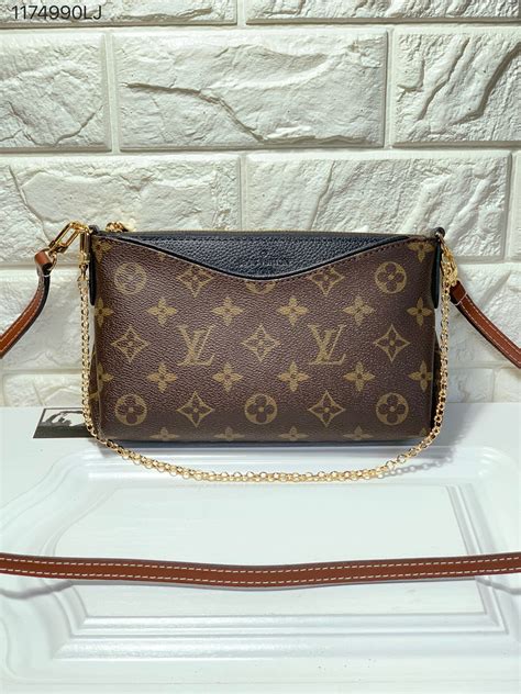 louis vuitton small bag chain|louis vuitton chain wallet crossbody.